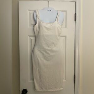 🩷 3/$18 thick white cream Bodycon midi dress